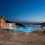 Arte Beachfront Daire Pefki