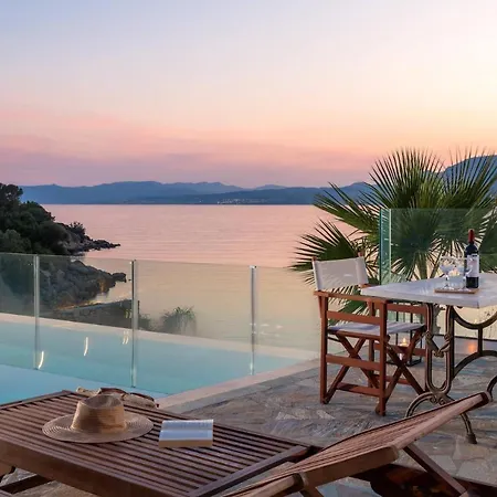 Arte Beachfront *