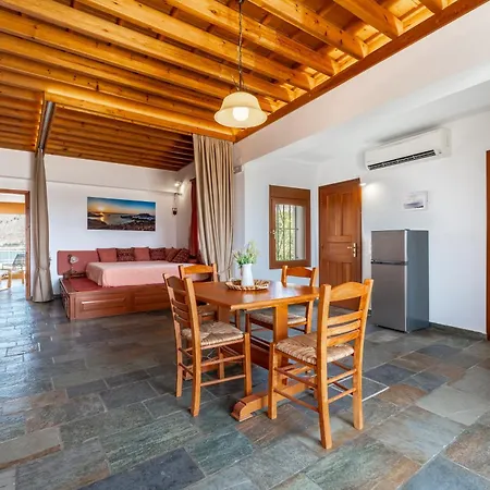 Arte Beachfront شقة Pefki