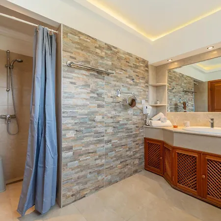 Arte Apartment *
